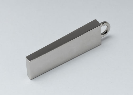 สีและสัญลักษณ์ที่กําหนดเอง กระเป๋าถือ อุปกรณ์เสริมอุปกรณ์ Hardware Steel Zipper Pull For Bag
